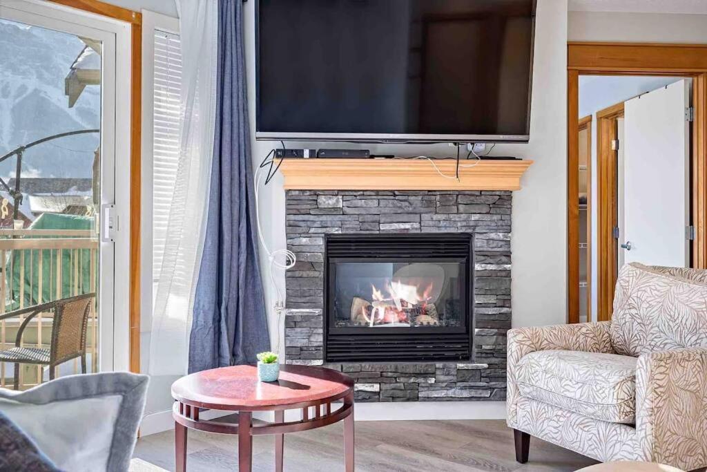 Lux 2Br 5Bd Suite Mountain View! Canmore Exterior foto